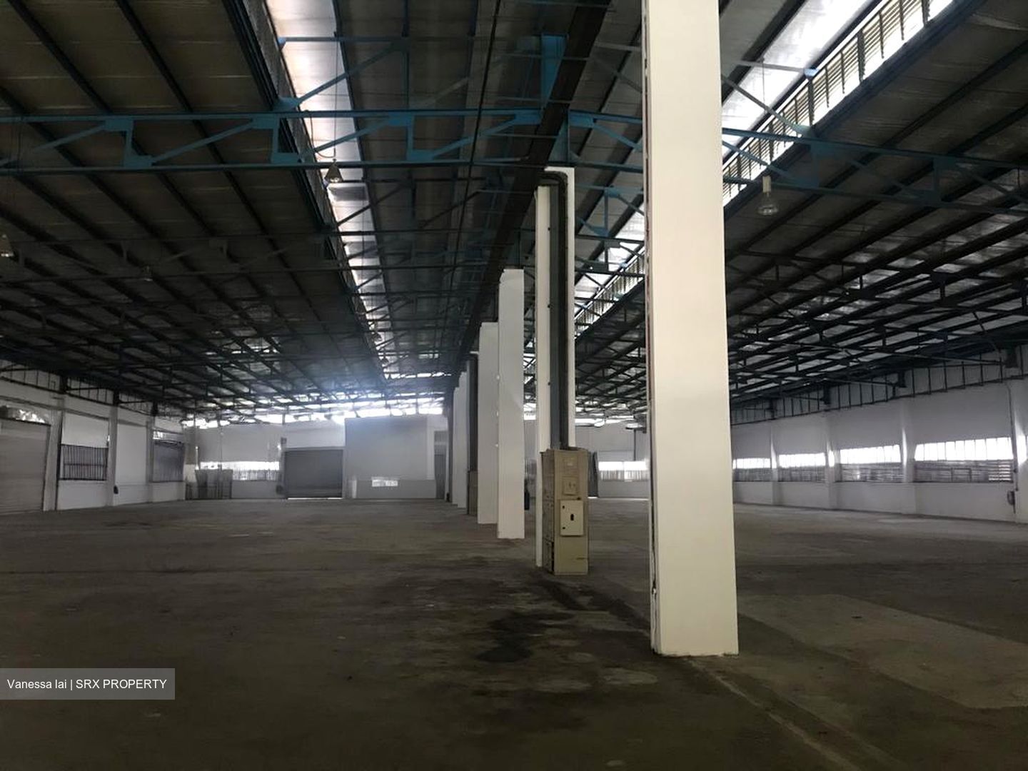 Boon Lay MRT (D22), Warehouse #575451541